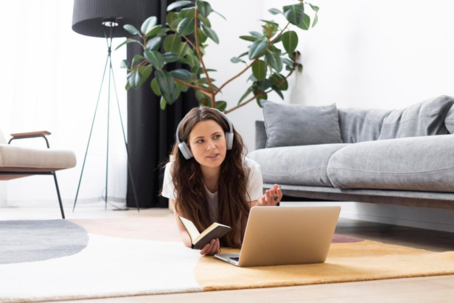 Documentos y análisis financieros preparados con detalle para cada cliente